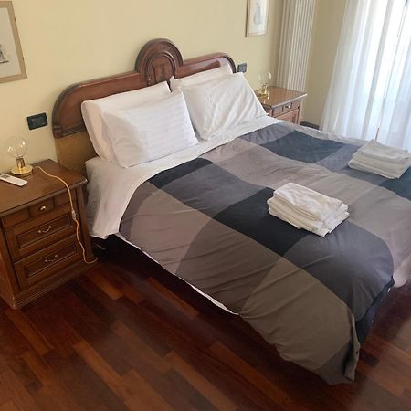 Appia Nuova Lucrezia Apartment โรม ภายนอก รูปภาพ