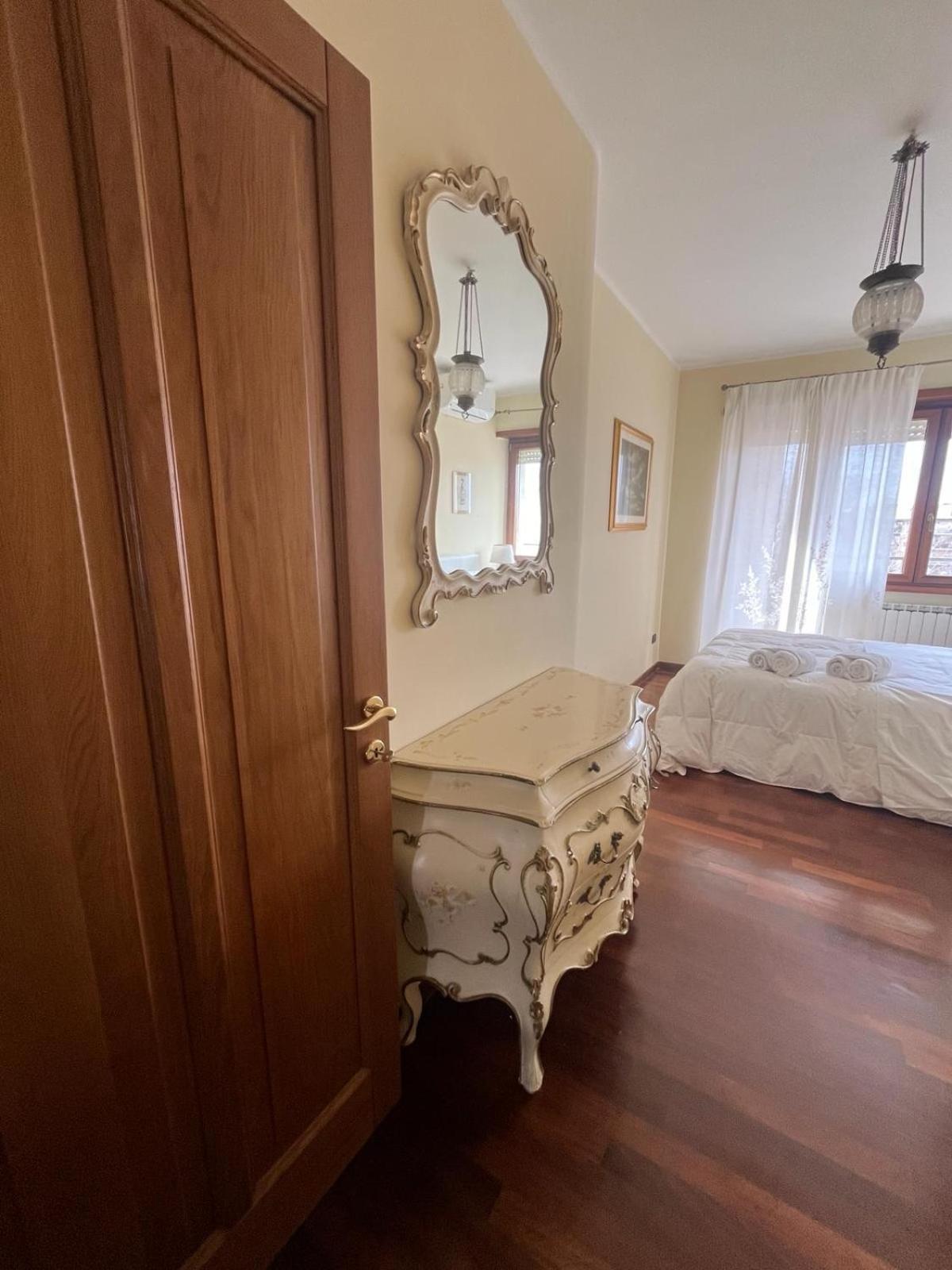 Appia Nuova Lucrezia Apartment โรม ภายนอก รูปภาพ