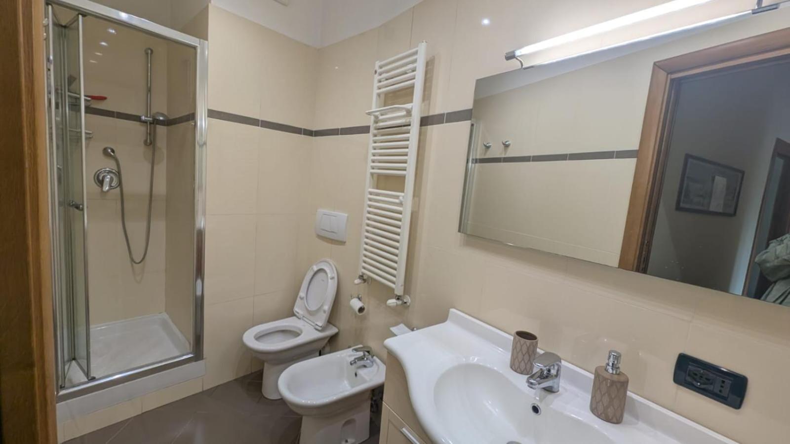Appia Nuova Lucrezia Apartment โรม ภายนอก รูปภาพ